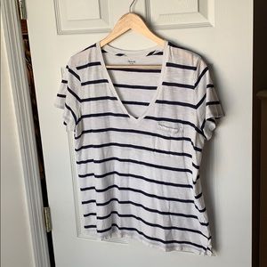 Madewell v-neck cotton pocket tee
